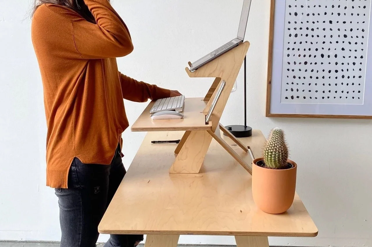 standing desk ，Laptop stand，Ergonomics，