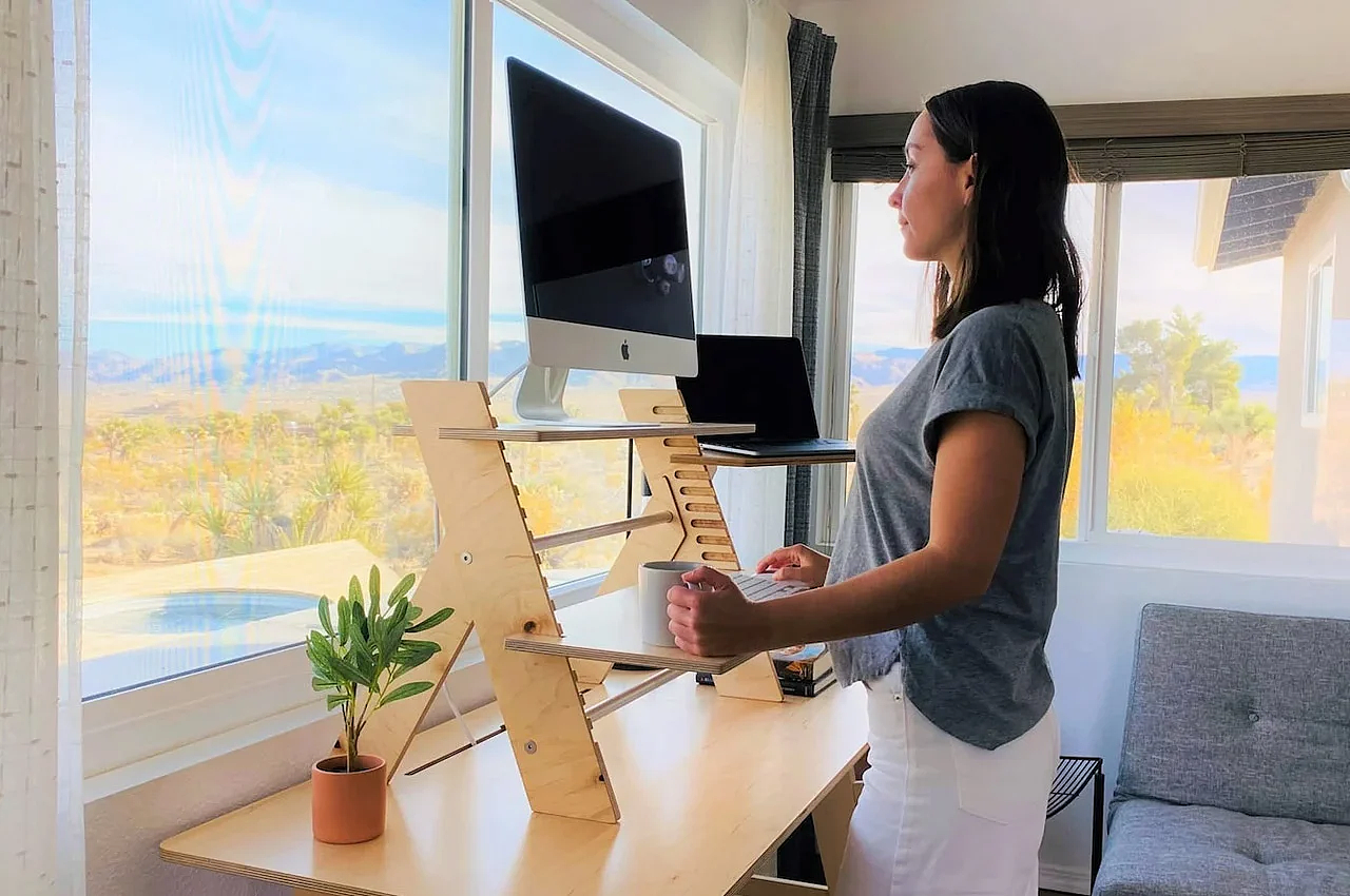 standing desk ，Laptop stand，Ergonomics，
