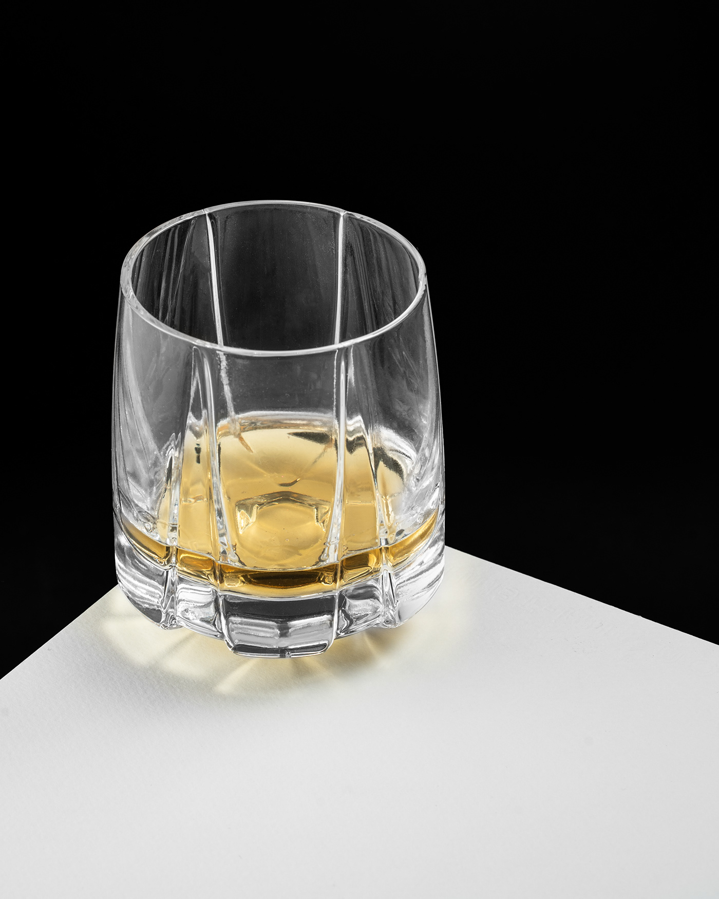 Whiskey glass，island，crystal，