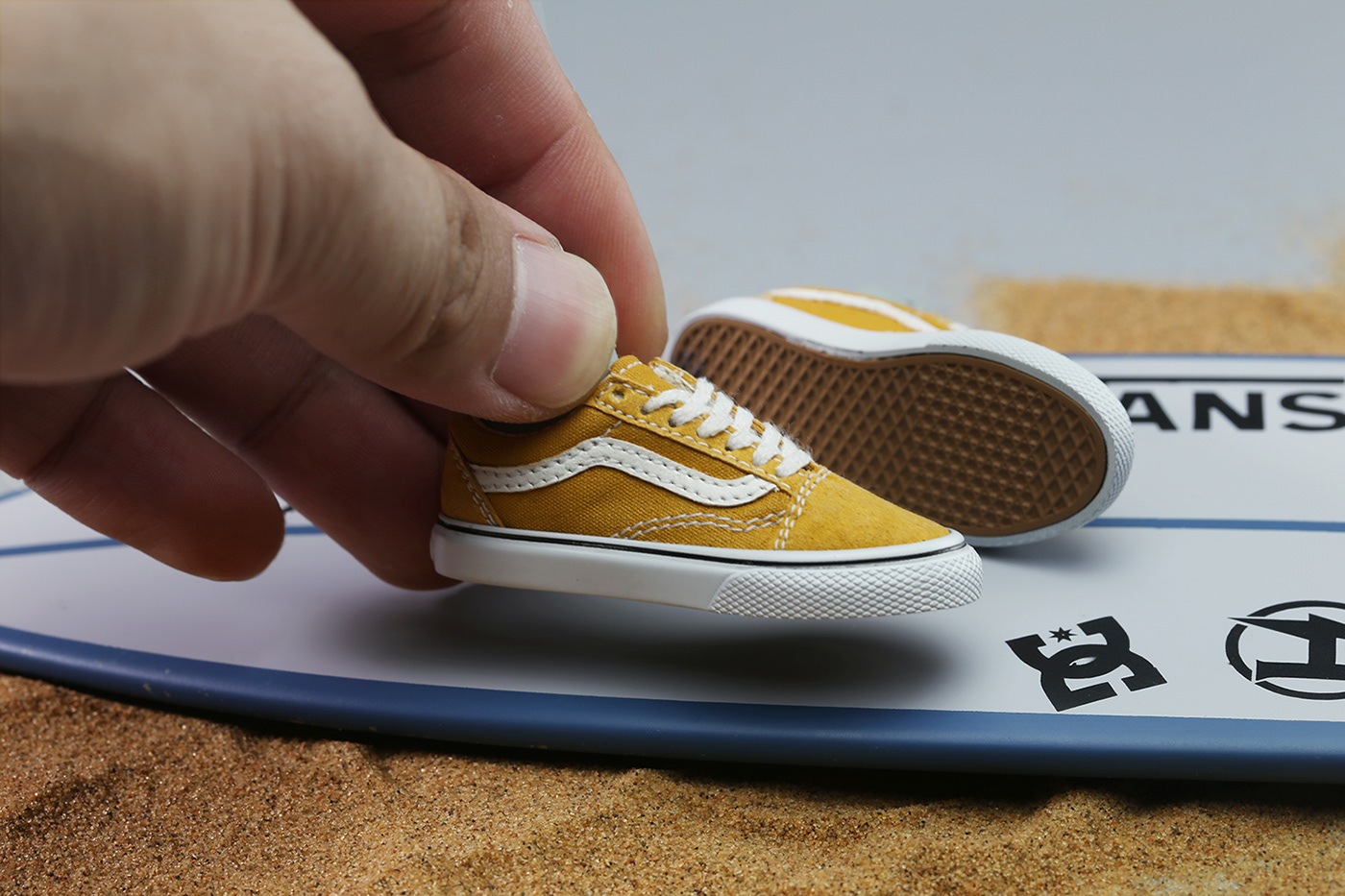 Riders and surfers，Miss Chic ，knight，