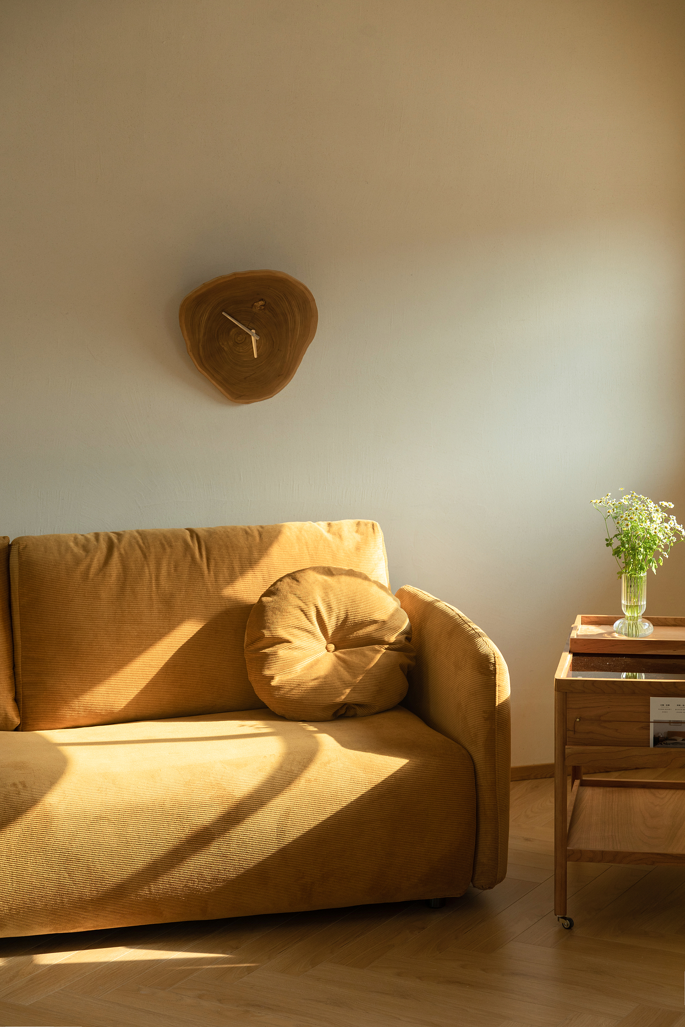Corduroy / sofa / fabric / retro / modern，
