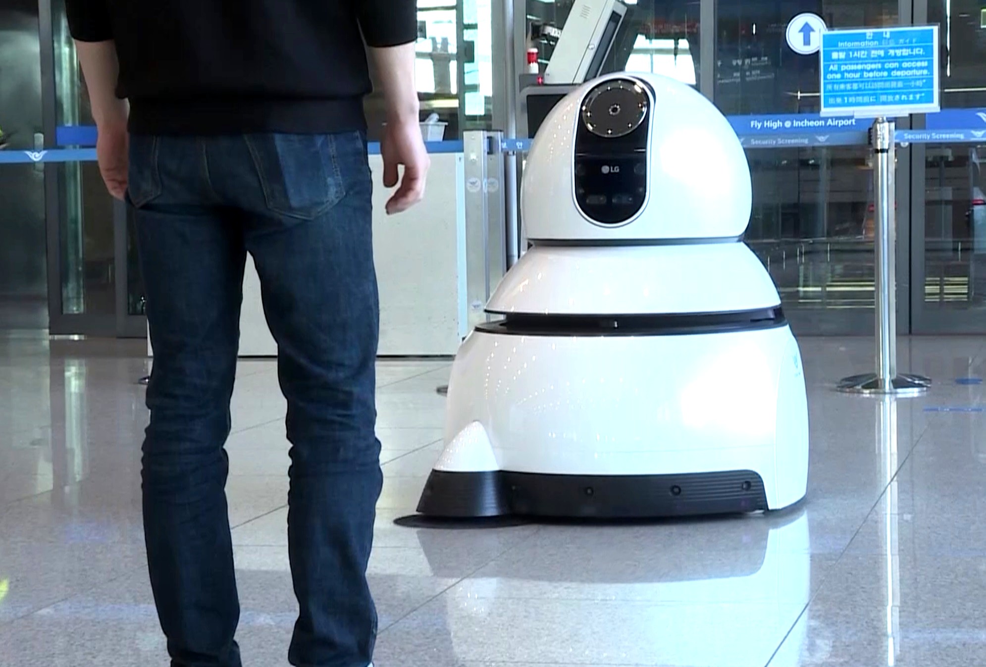 Sweep the floor，airport，robot，2017idea Award，lg，