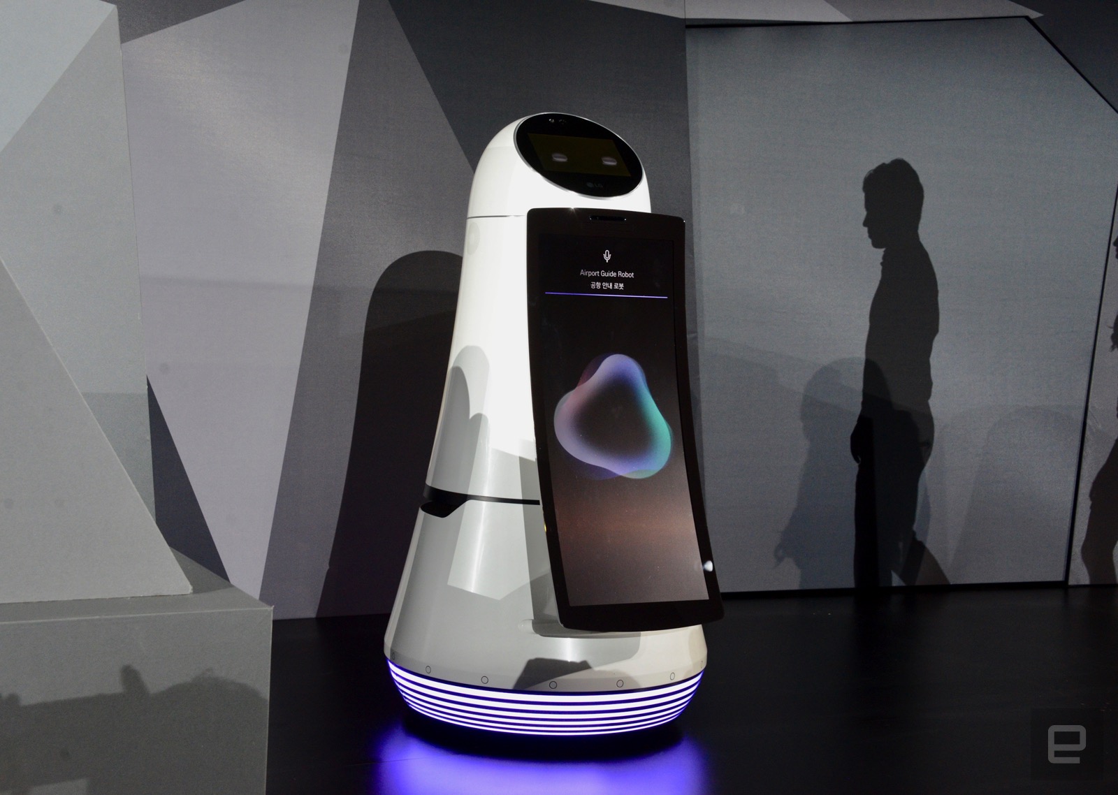 Sweep the floor，airport，robot，2017idea Award，lg，