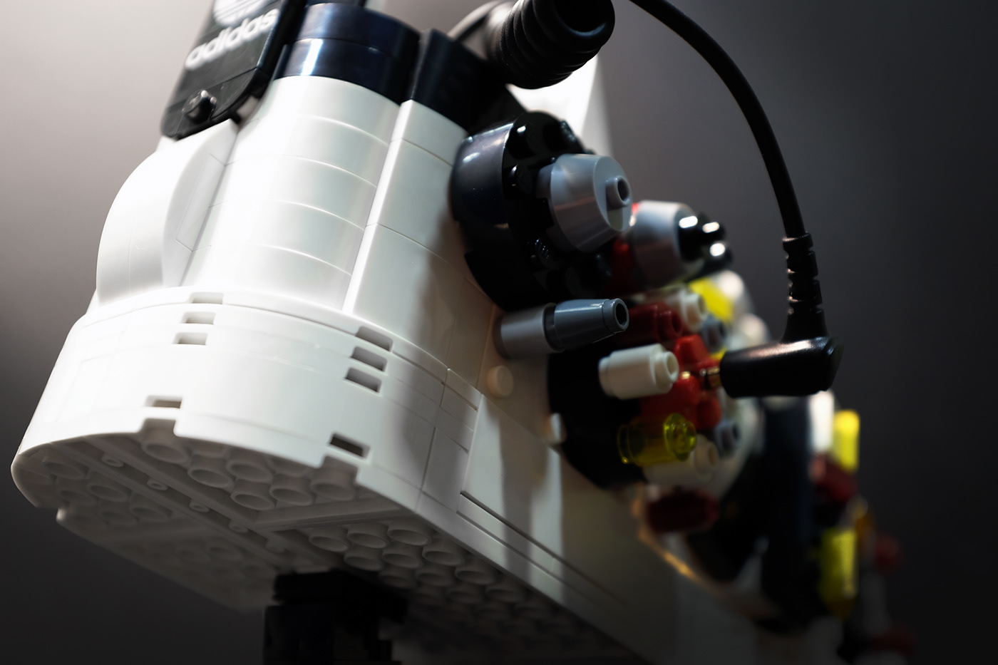 Lego，Adidas，Mechanics，