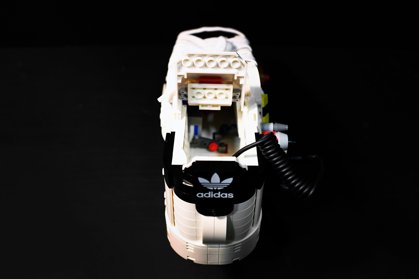 Lego，Adidas，Mechanics，