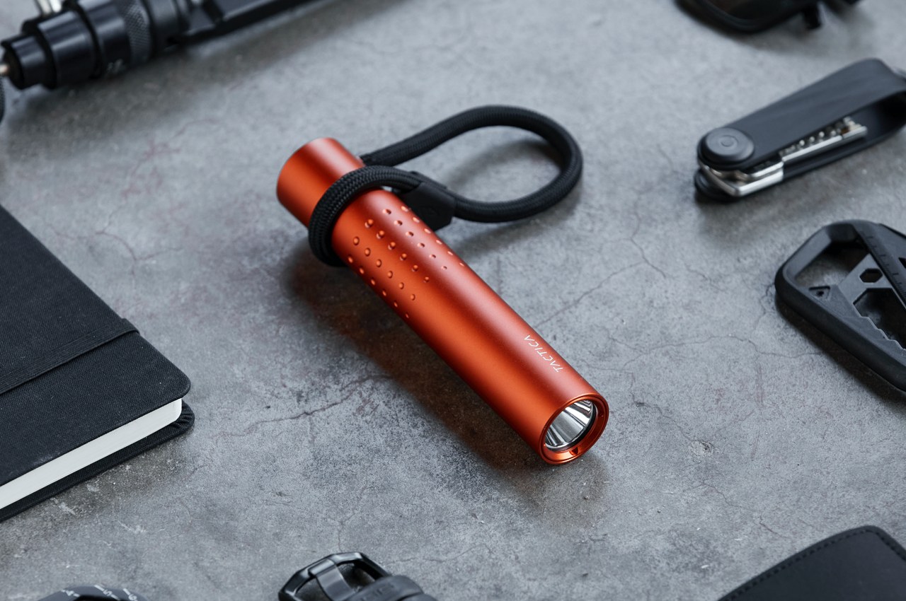 Flashlight，magnetic，Internal mobile power supply，