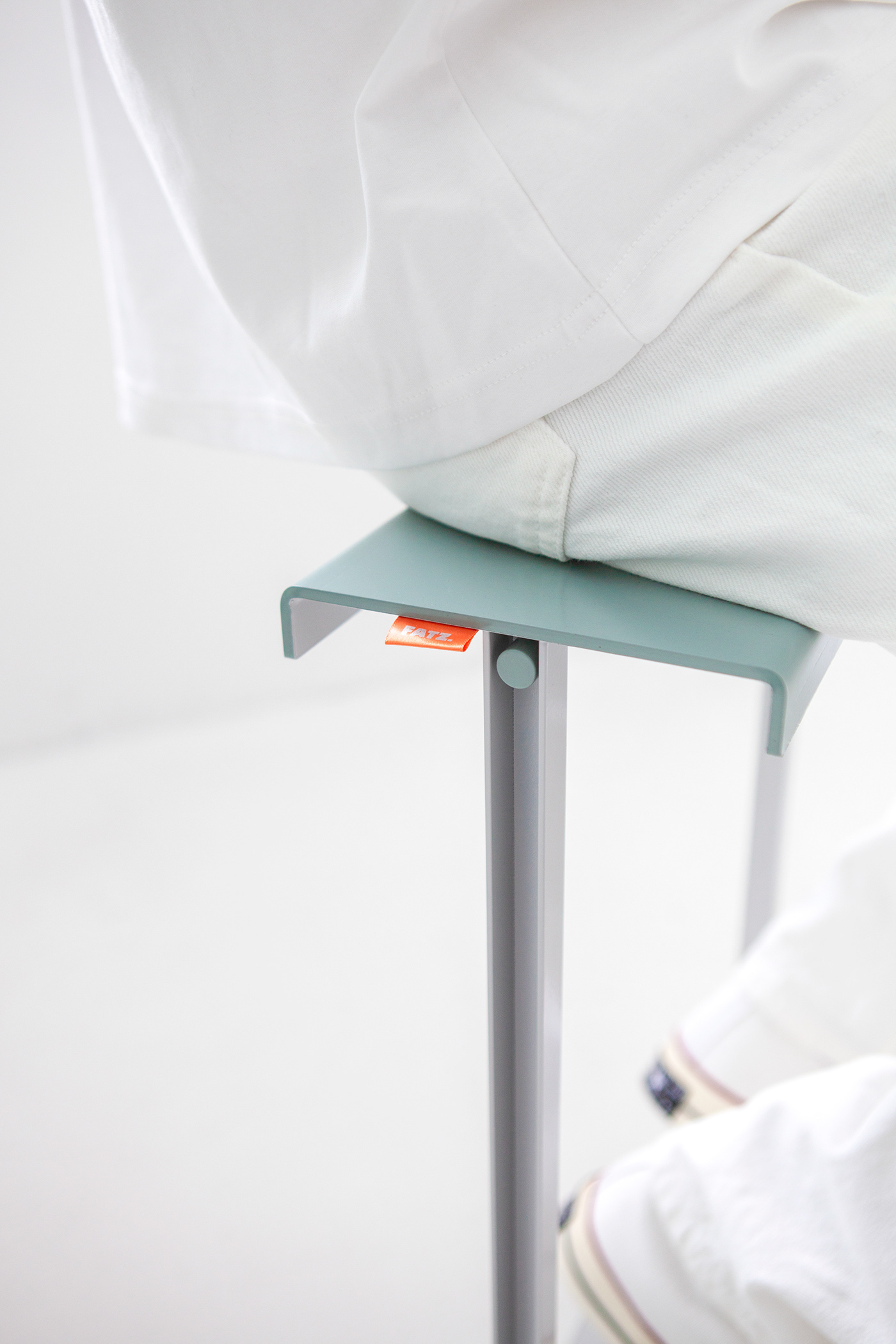 chair，Adjustable，simple and easy，