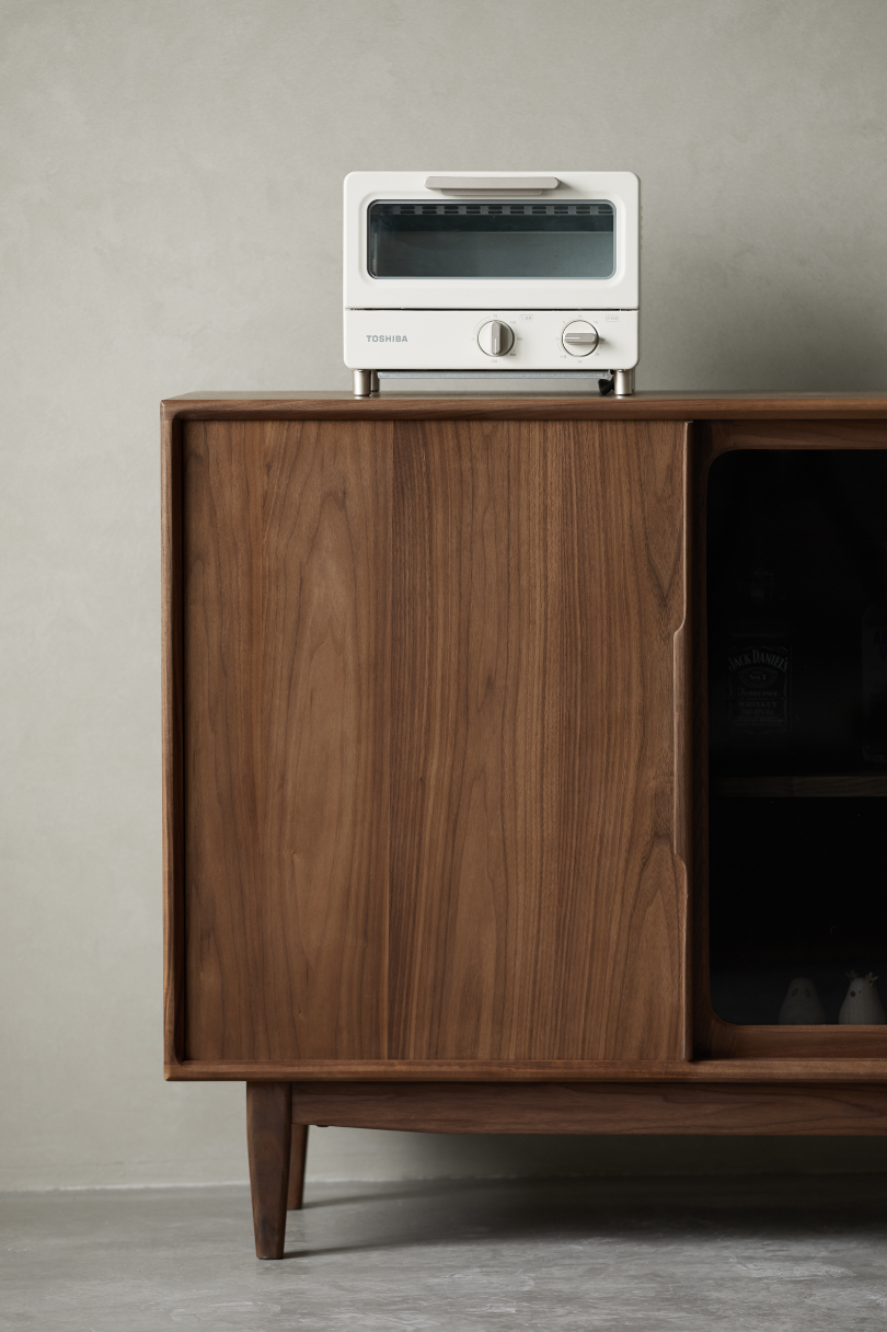 Furniture designer Ren Mengying，