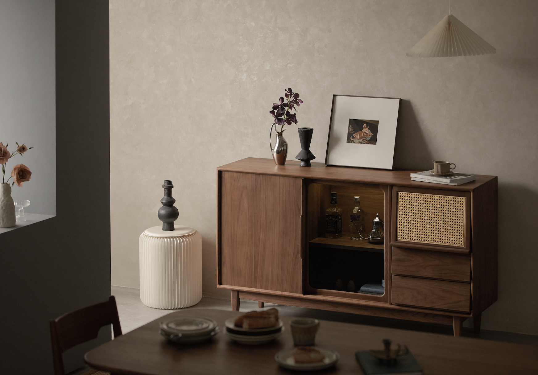 Furniture designer Ren Mengying，