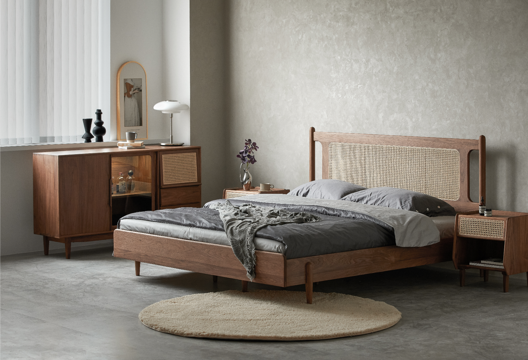 Furniture designer Ren Mengying，