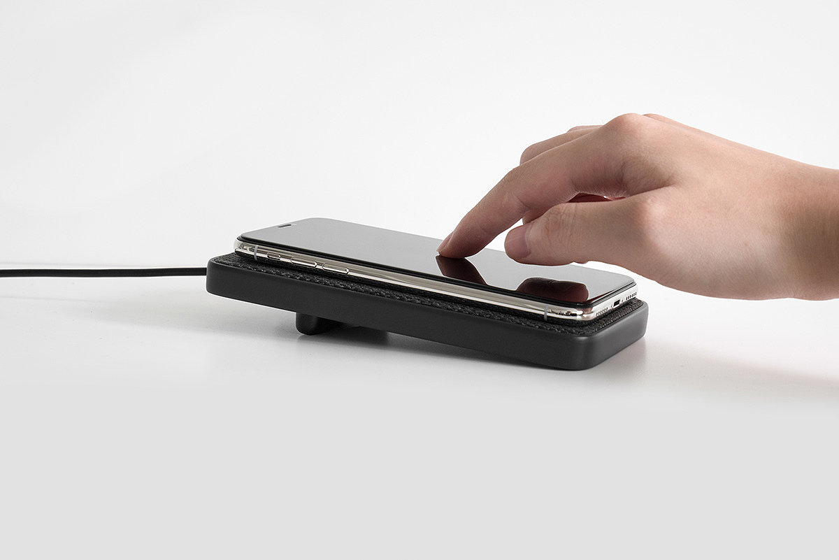 Brunt Fast，wireless charger ，Textile，