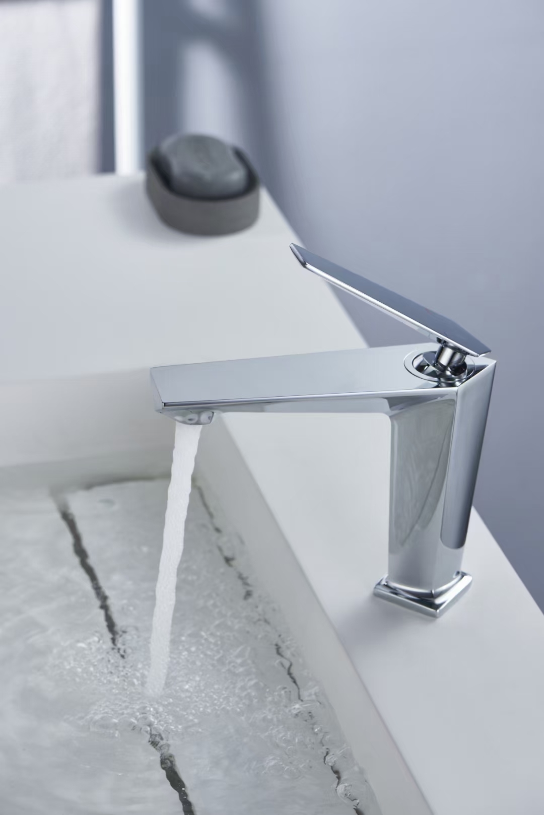 water tap，Basin mixer ，Kitchen and bathroom products，bathroom hardware ，Boundless design，
