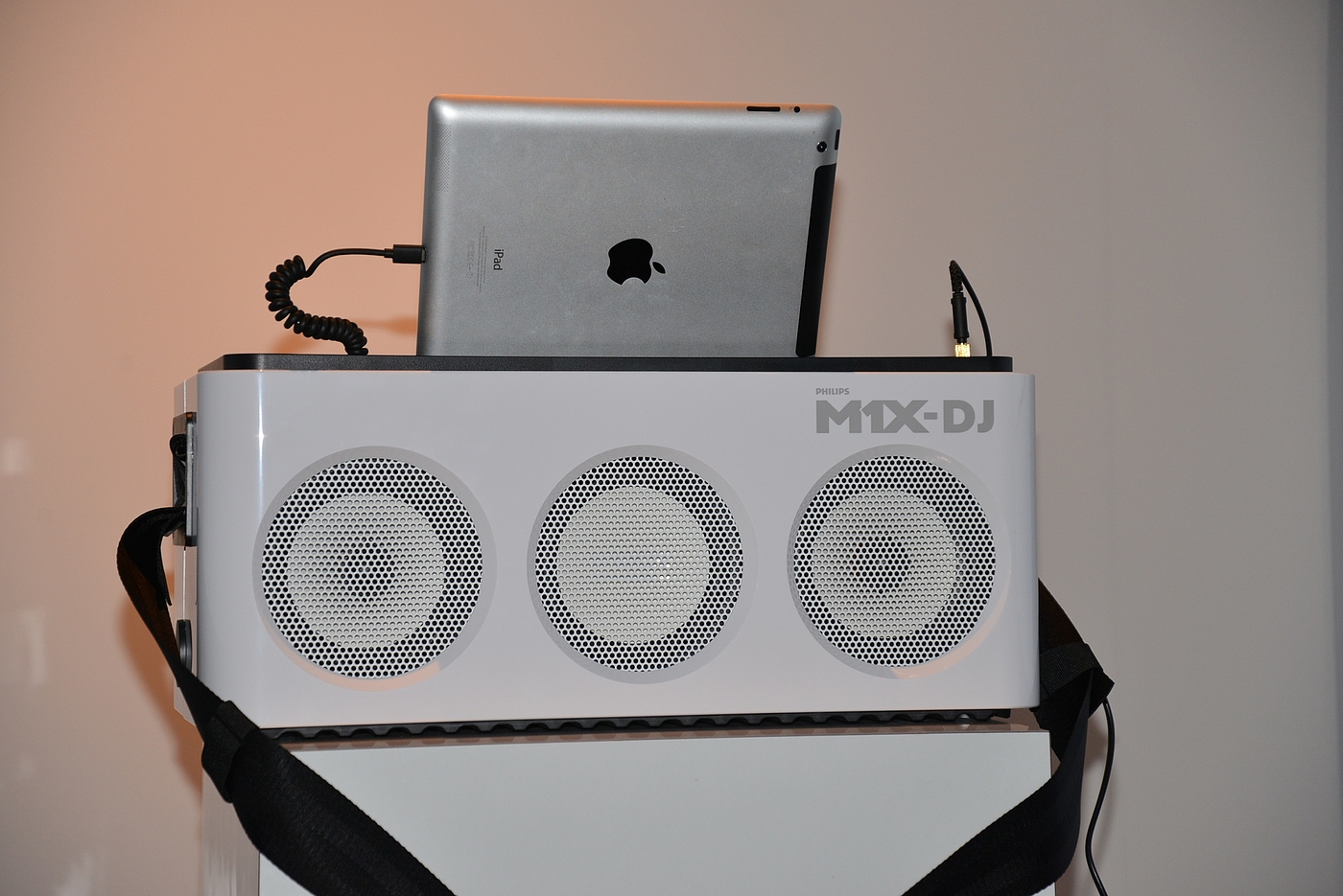 Philips，loudspeaker box，dj，white，