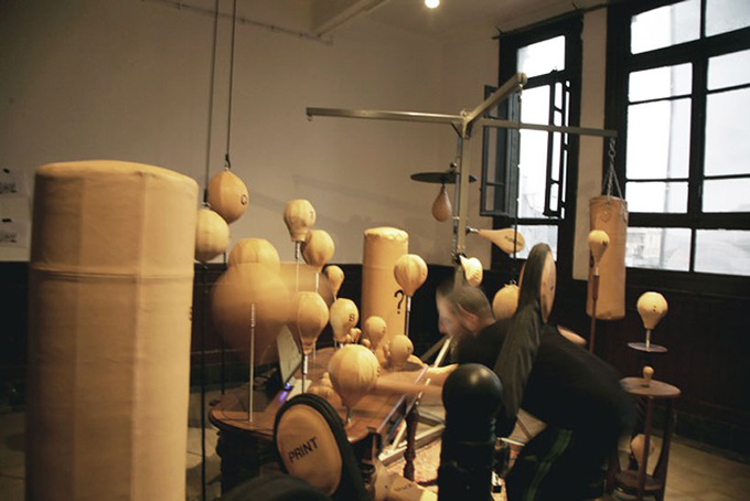 to work in an office，printer，