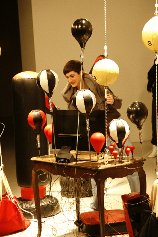 to work in an office，printer，