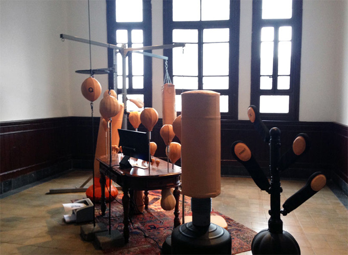 to work in an office，printer，