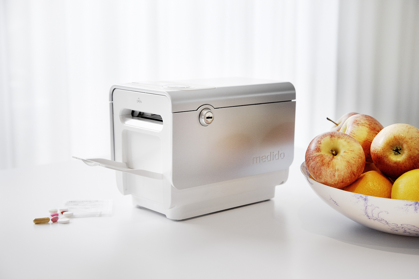 equipment，healthy，medical care，Philips，intelligence，Medicine box，Regular reminder，Take medicine，Netherlands，