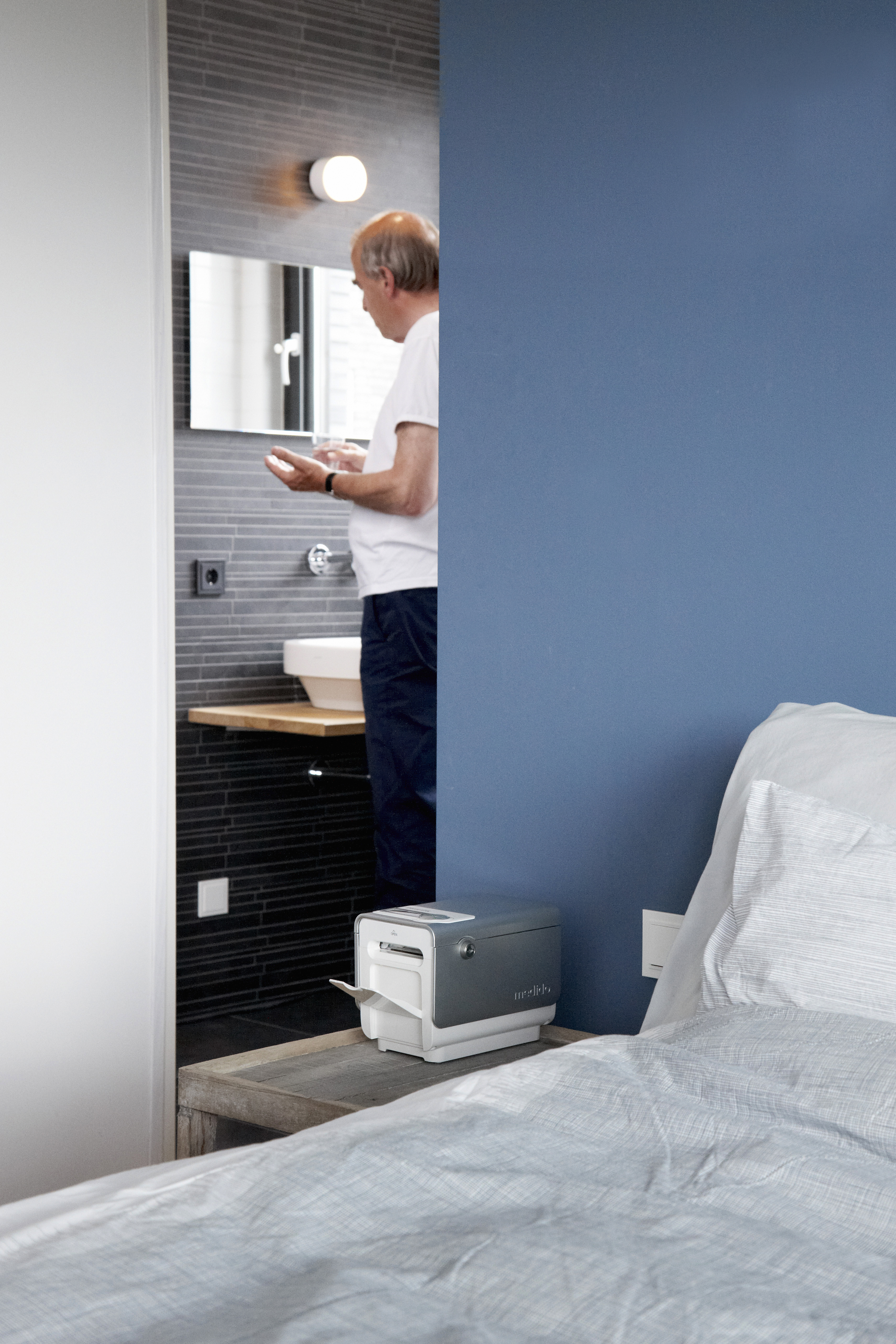 equipment，healthy，medical care，Philips，intelligence，Medicine box，Regular reminder，Take medicine，Netherlands，