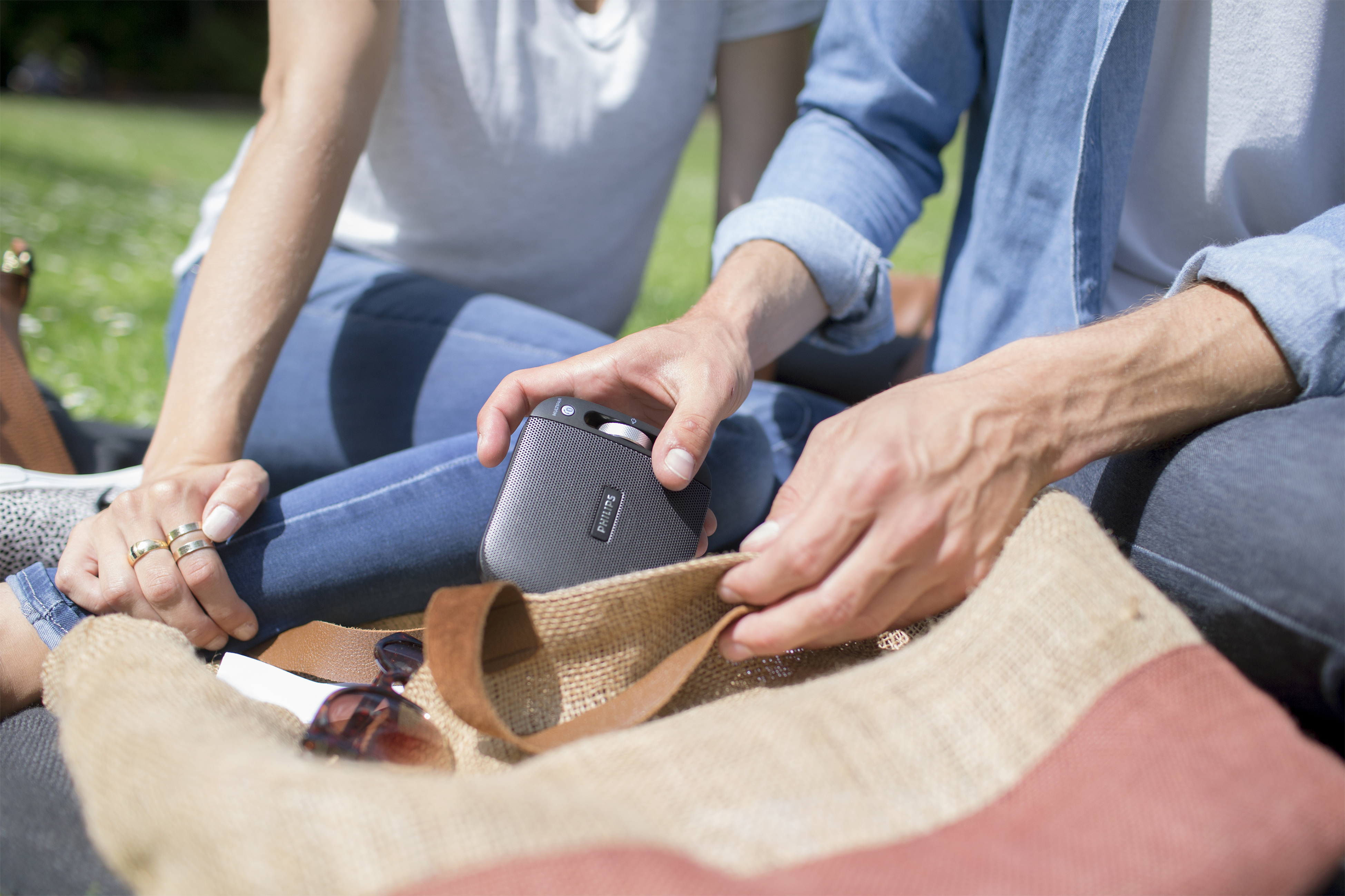 Philips，BT3600R，wireless，colour，sound，