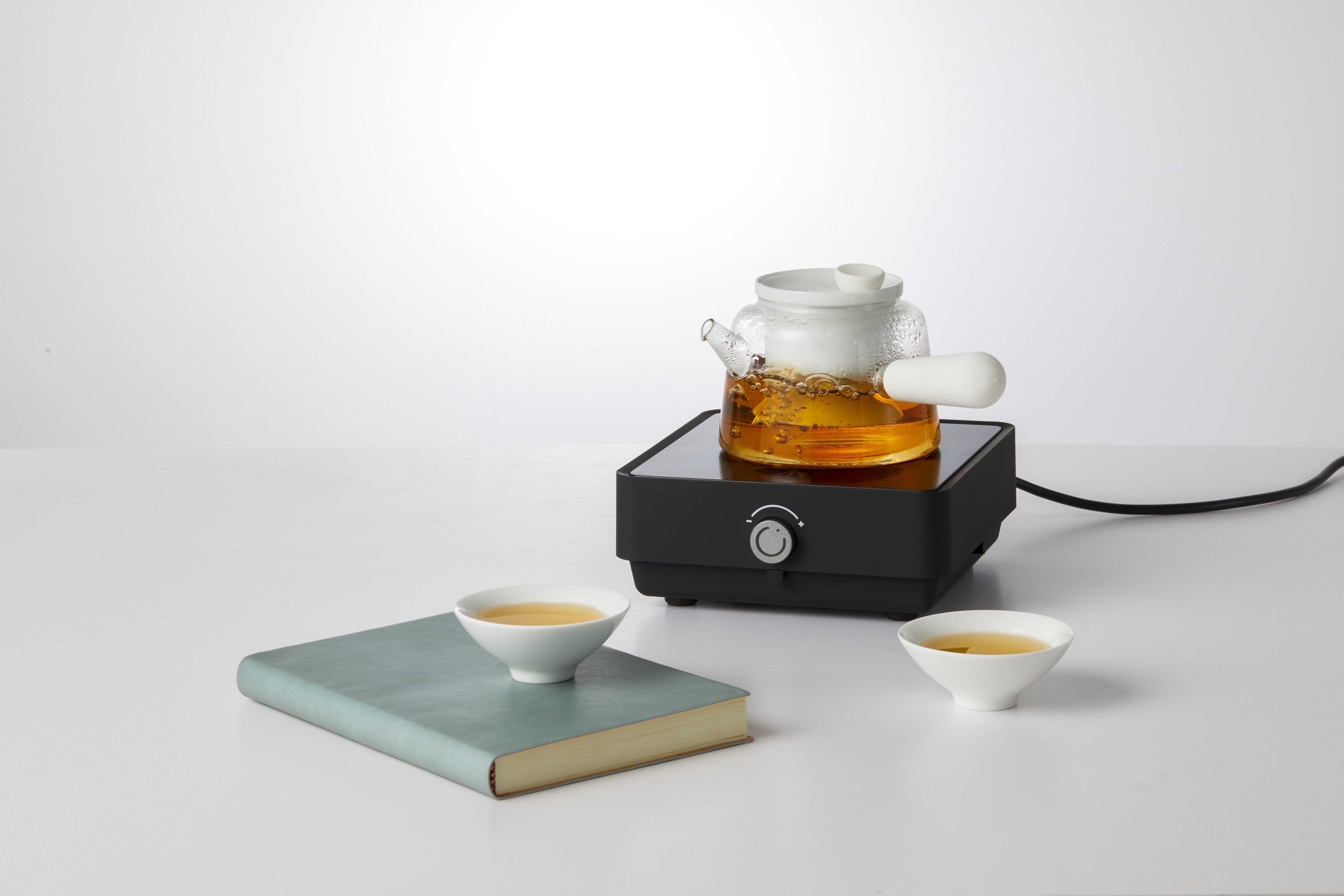 Into a tea appliance，Steaming teapot，One pot and two cups of tea set，Into a tea life，