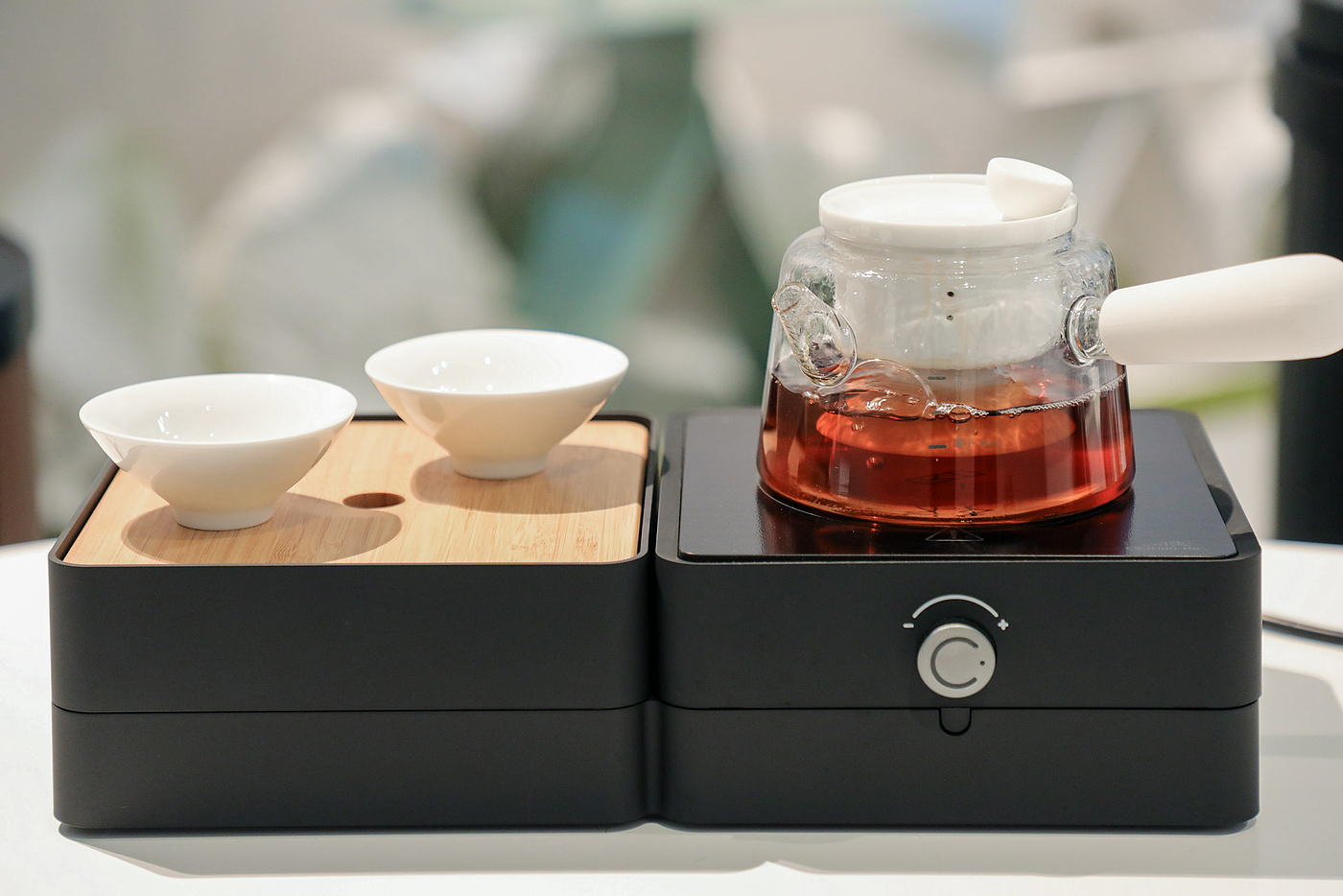 Into a tea appliance，Steaming teapot，One pot and two cups of tea set，Into a tea life，