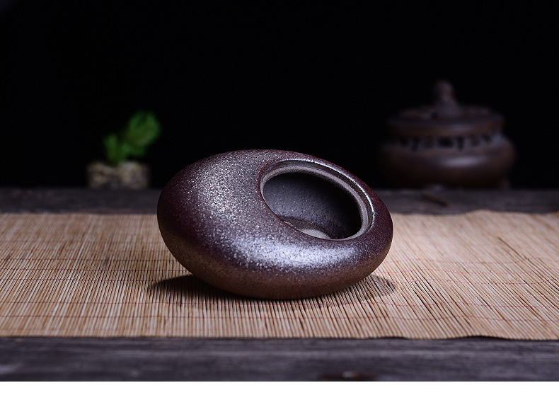 artistic conception，cobblestone，ashtray，