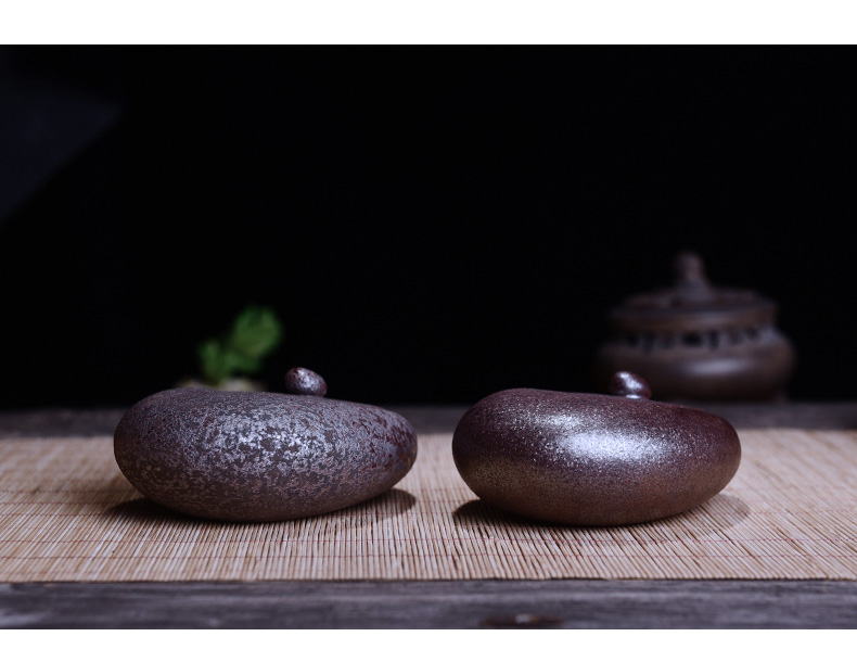 artistic conception，cobblestone，ashtray，