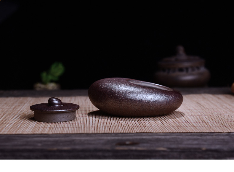 artistic conception，cobblestone，ashtray，