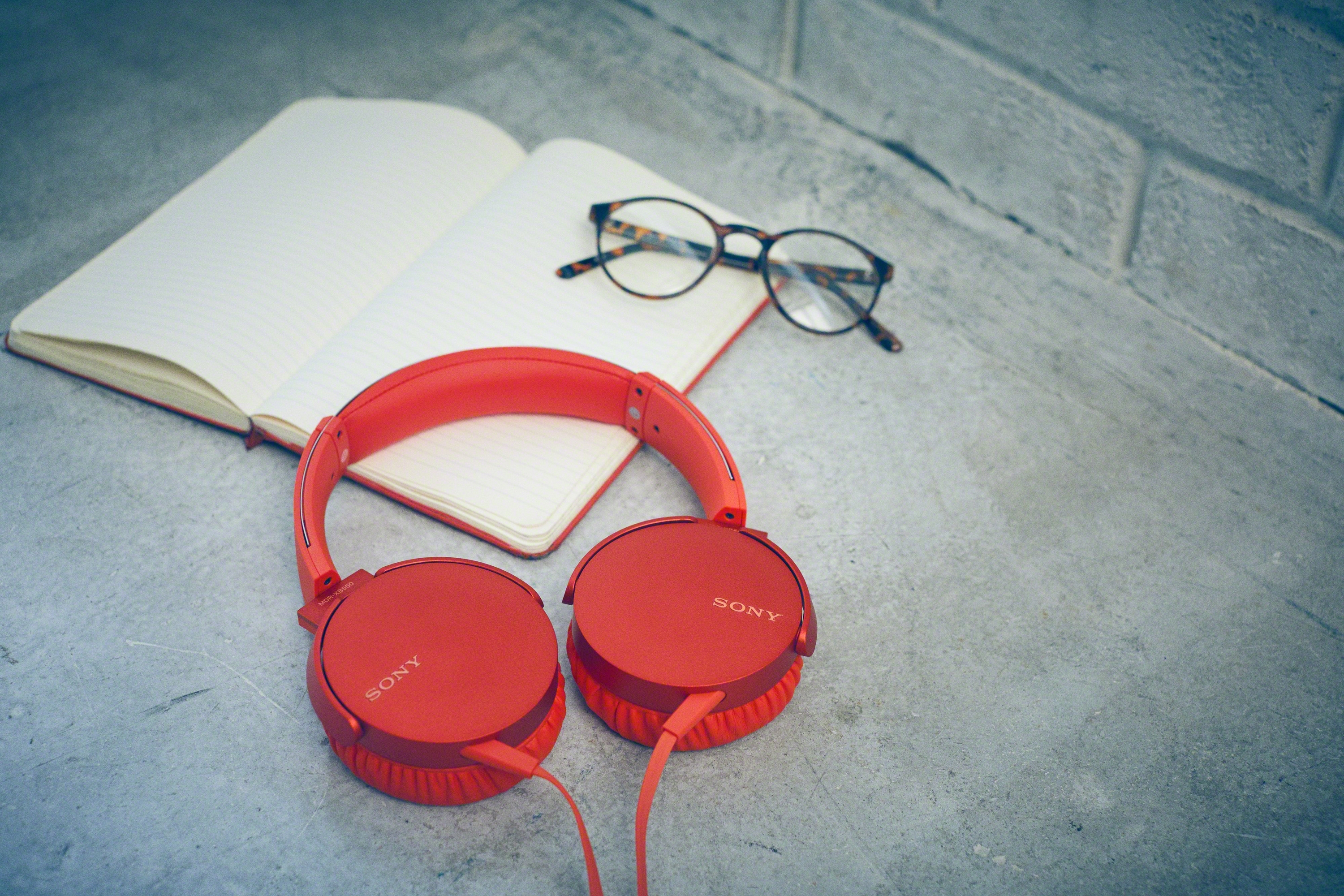 Subwoofer，headset，Headwear，Sony，sony，