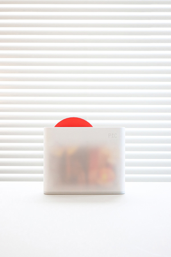 originality，interactive，Red and white，