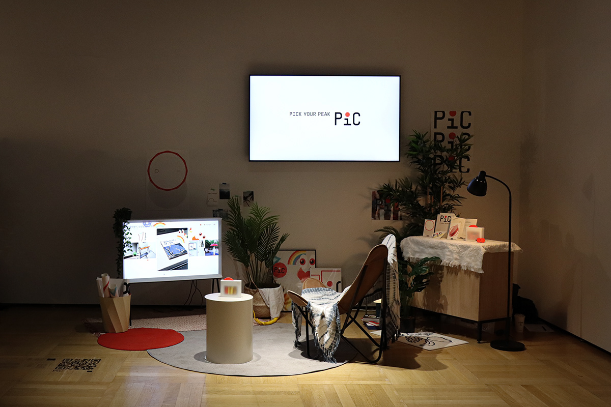 originality，interactive，Red and white，