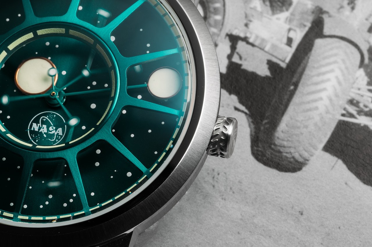Wrist watch，Meteorite，aviation，