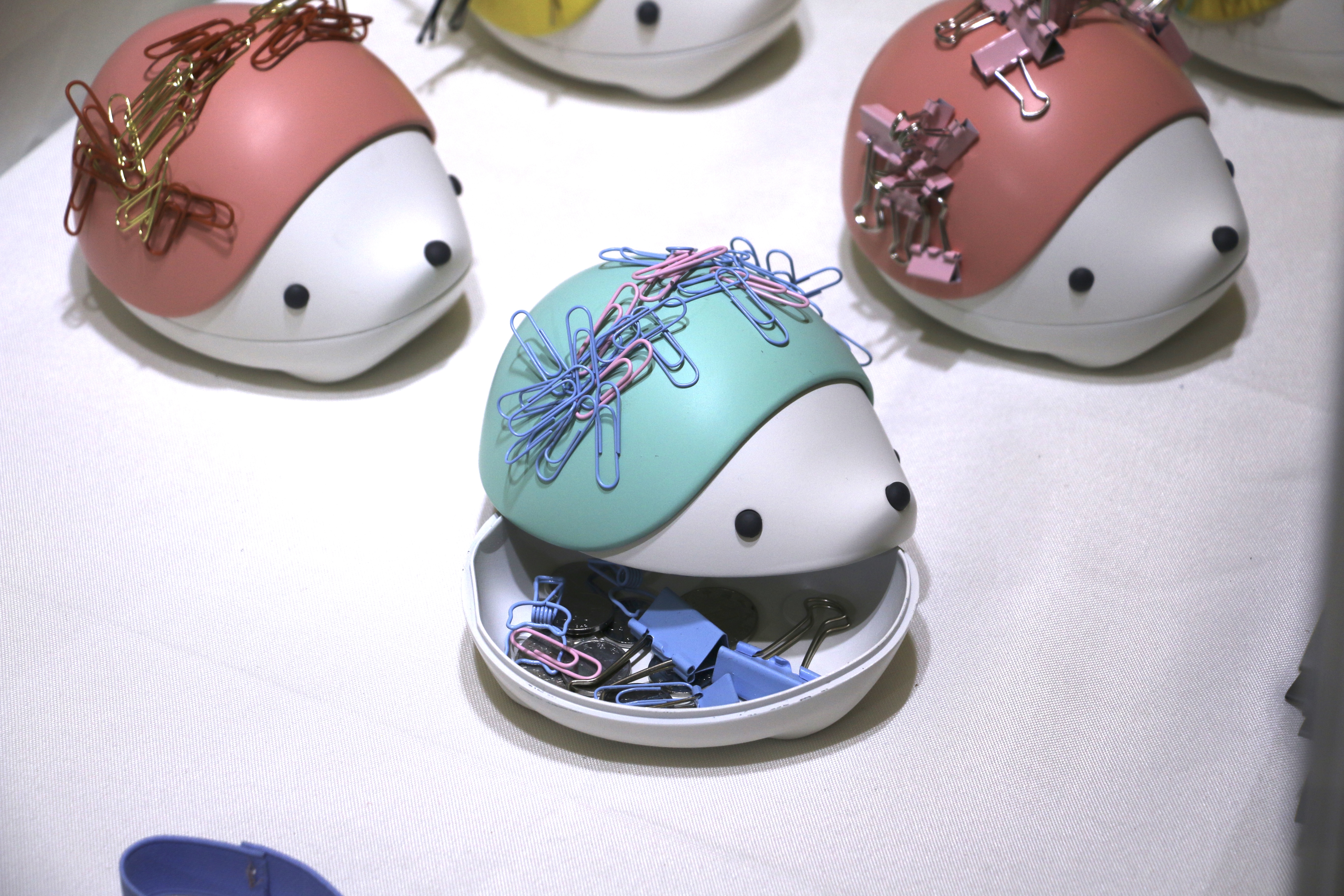 Desk storage，Pin storage，Cosmetic storage，Hedgehog storage box，Magnetic absorption storage，bionics，lovely，