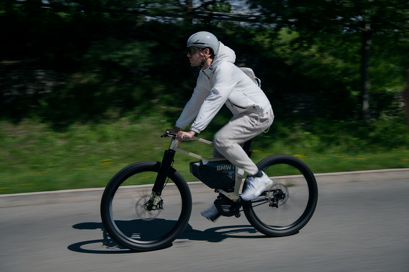 bmw，High speed electric bicycle，white，