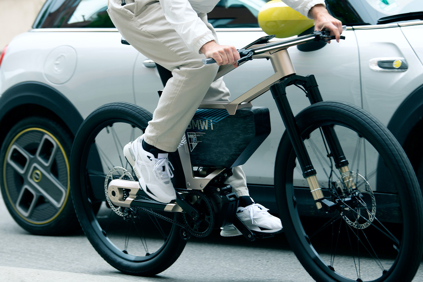 bmw，High speed electric bicycle，white，