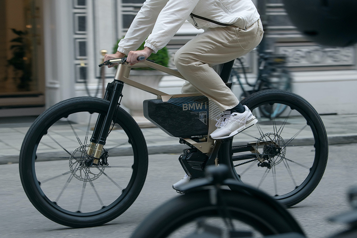 bmw，High speed electric bicycle，white，