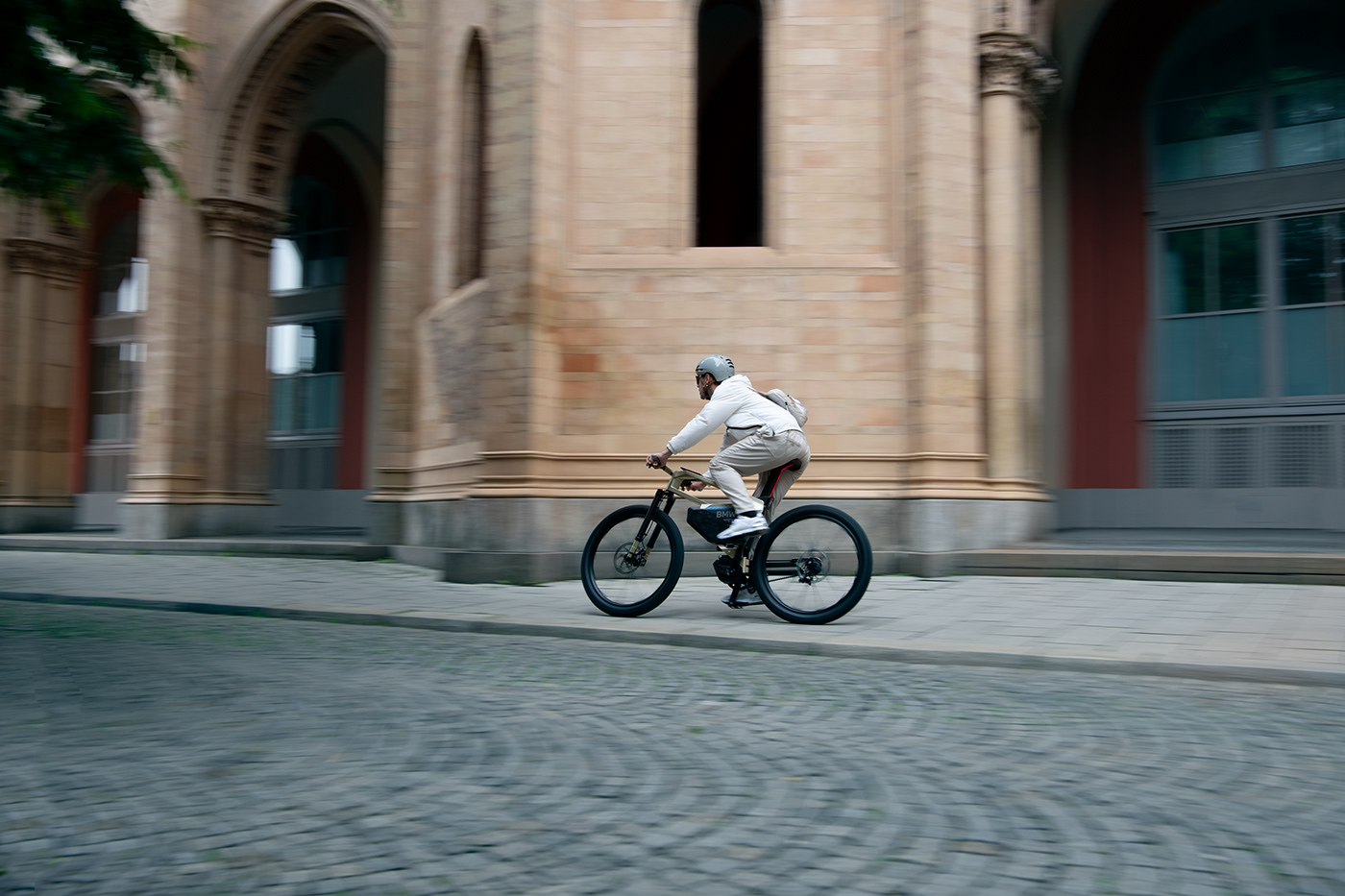 bmw，High speed electric bicycle，white，