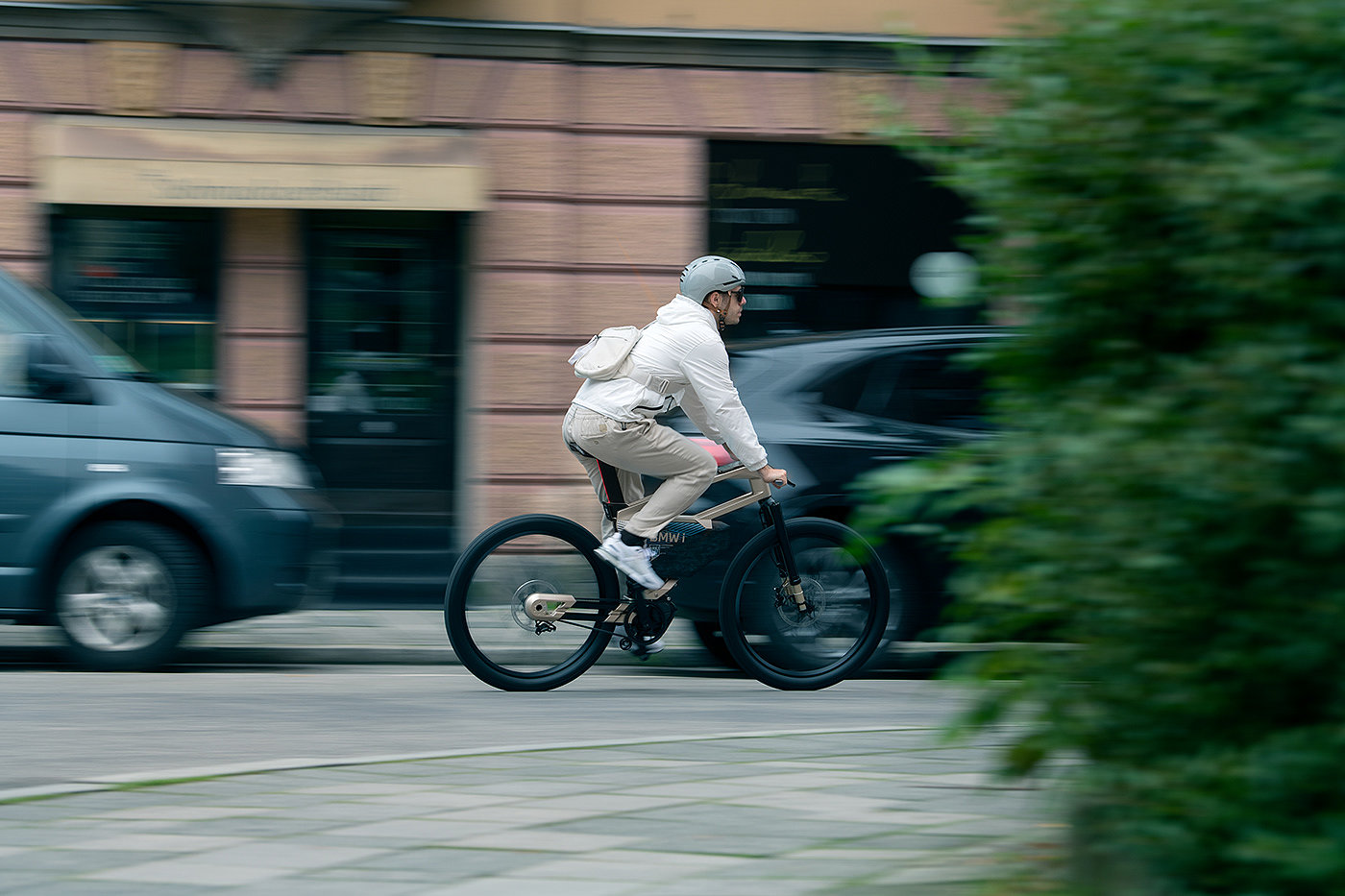 bmw，High speed electric bicycle，white，
