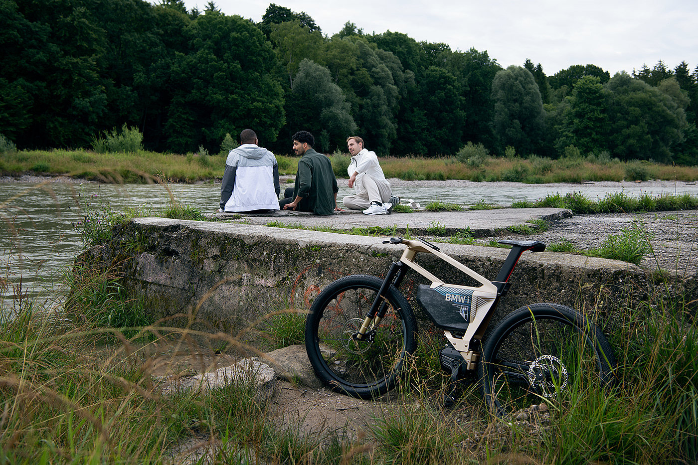 bmw，High speed electric bicycle，white，