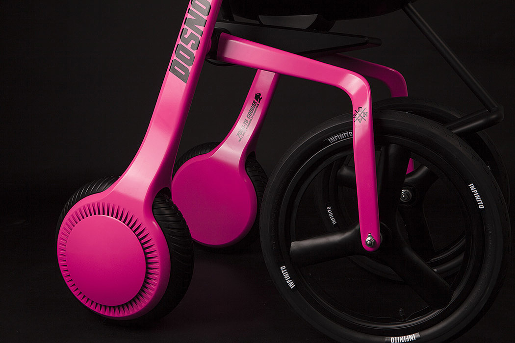 wheelchair，Pink，medical care，Substitute for transportation，traffic，
