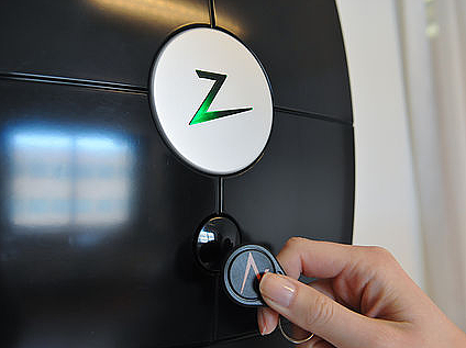 Electric vehicle，charge，black，outdoor，
