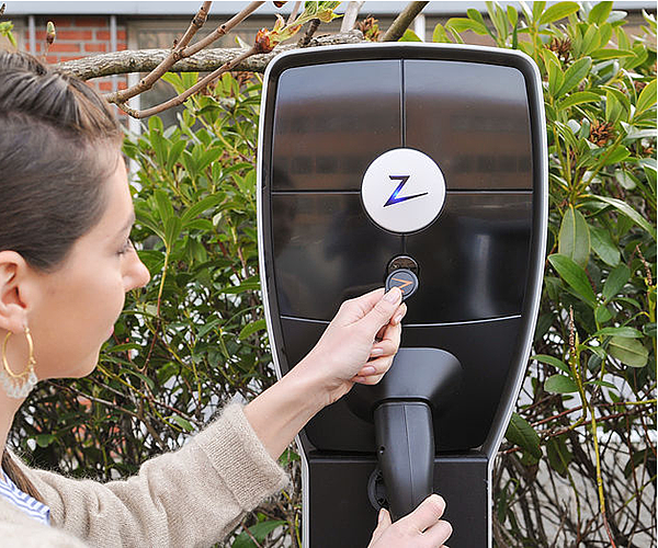 Electric vehicle，charge，black，outdoor，