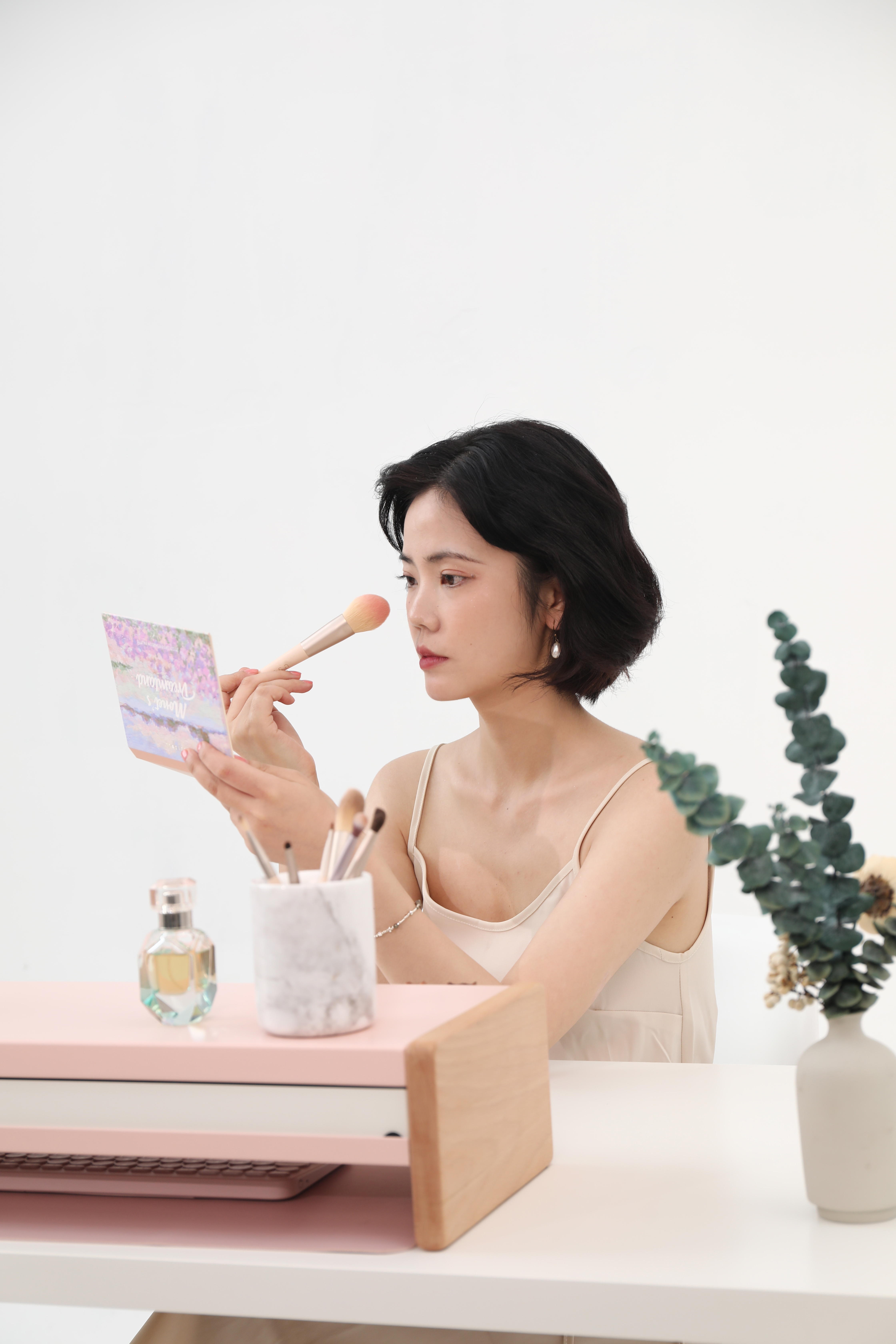 Desktop storage，Office storage，Good quality goods，