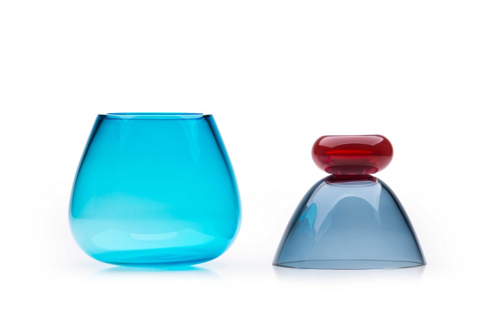 Glass，transparent，indoor，tableware，Water bottle，Karim，