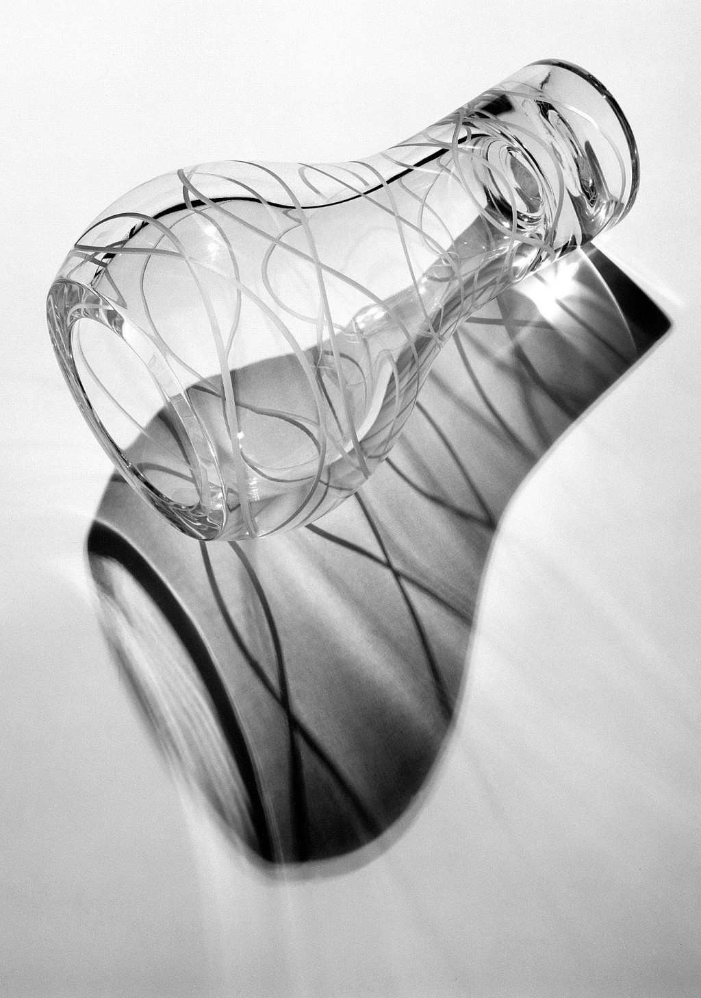 flower receptacle，vase，glass，Pattern，desktop，Karim，