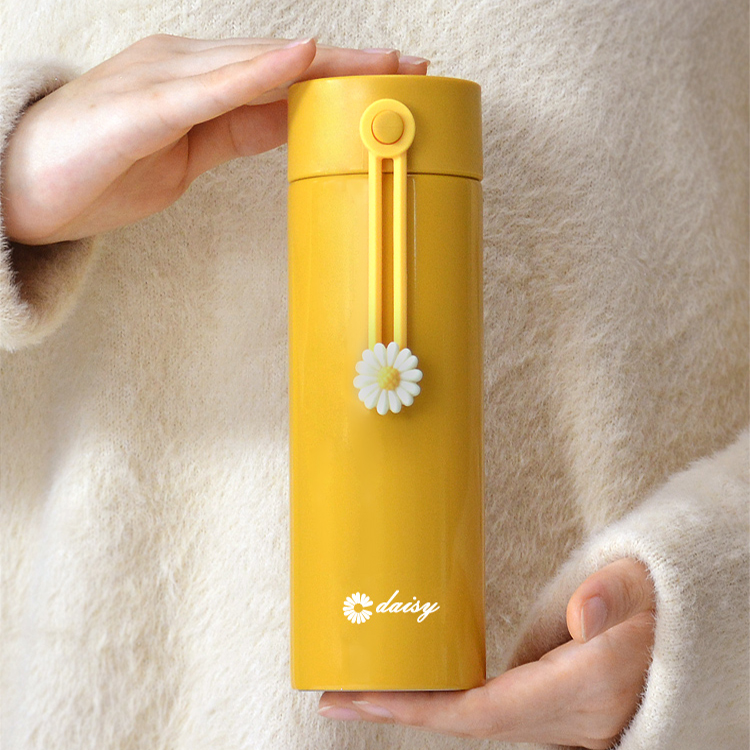 Water cup，vacuum cup，Daisy，flower，Render，Model，water，