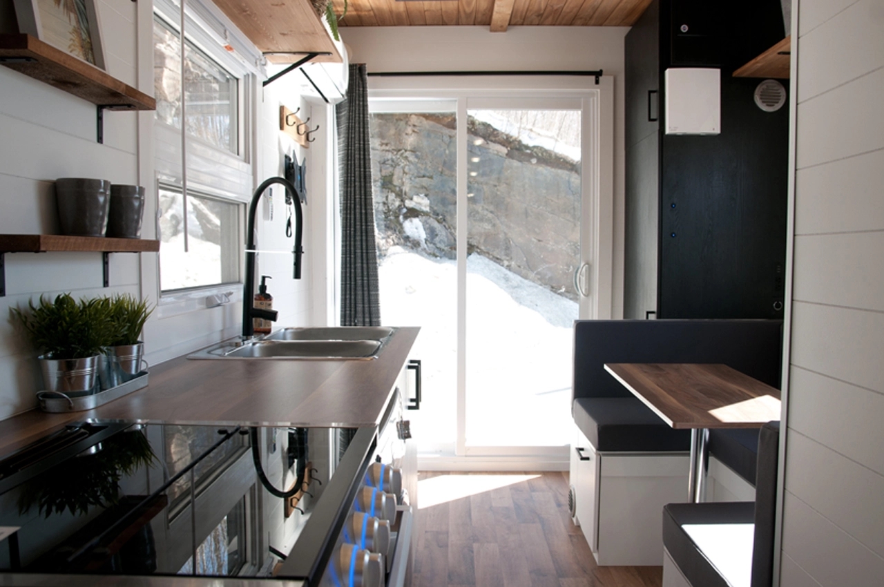 nomad，Mobile Campervan，vehicle，automobile，