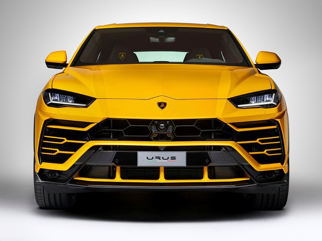 Lamborghini，automobile，yellow，Luxury car，outdoors，Travel，