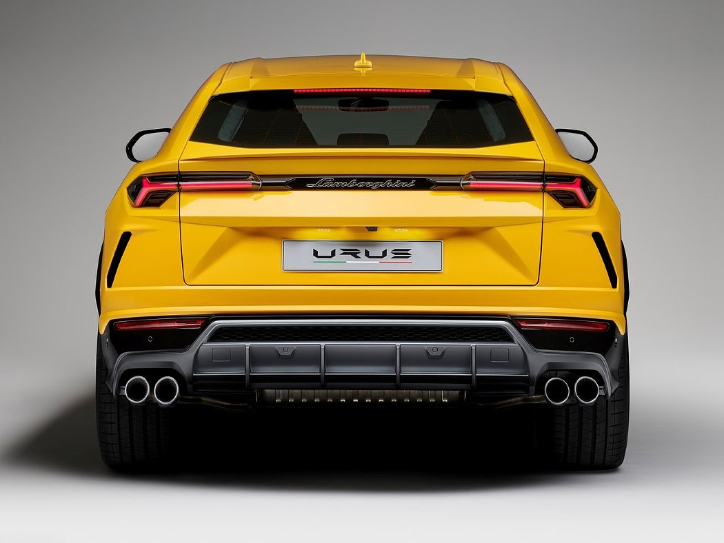 Lamborghini，automobile，yellow，Luxury car，outdoors，Travel，