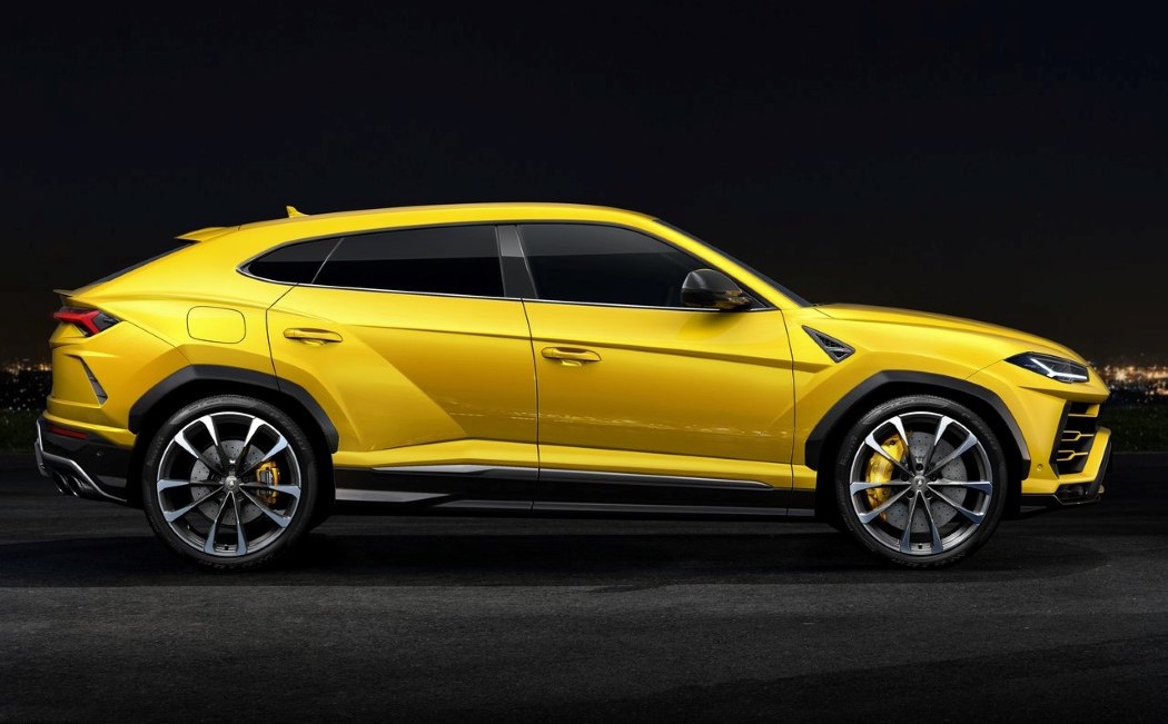 Lamborghini，automobile，yellow，Luxury car，outdoors，Travel，